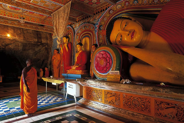 仏陀のタトゥーを入れた観光客、スリランカで拘束